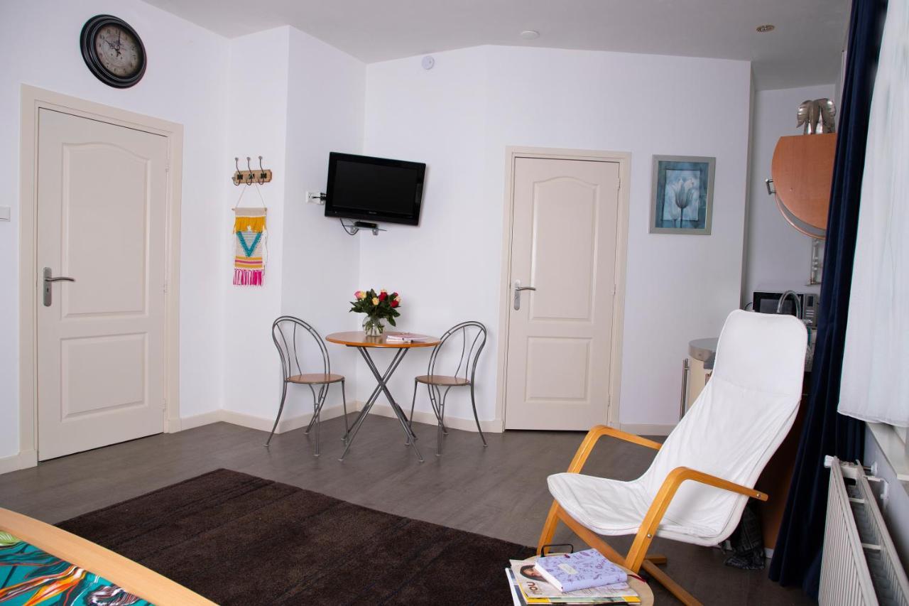 B En B 'T Pekeltje Bed & Breakfast Медемблик Екстериор снимка